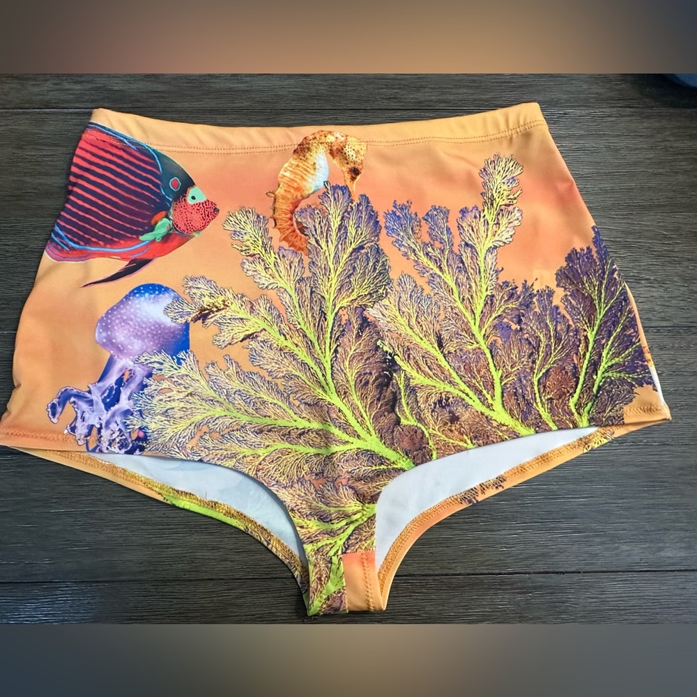 ZARA Ocean Reef Design Tap Shorts - Size M